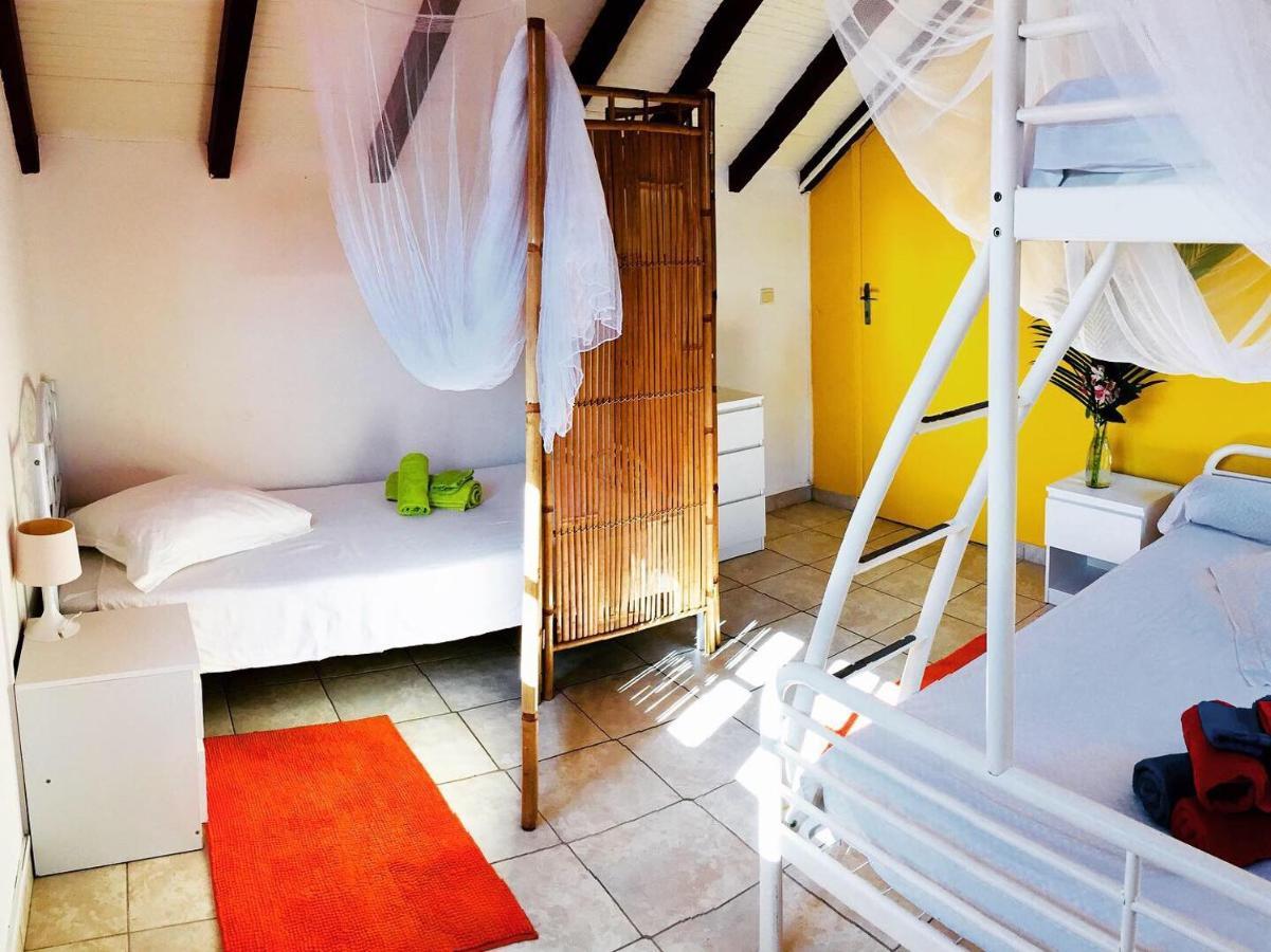 Soleil là Bed & Breakfast Terre-de-Bas Ngoại thất bức ảnh